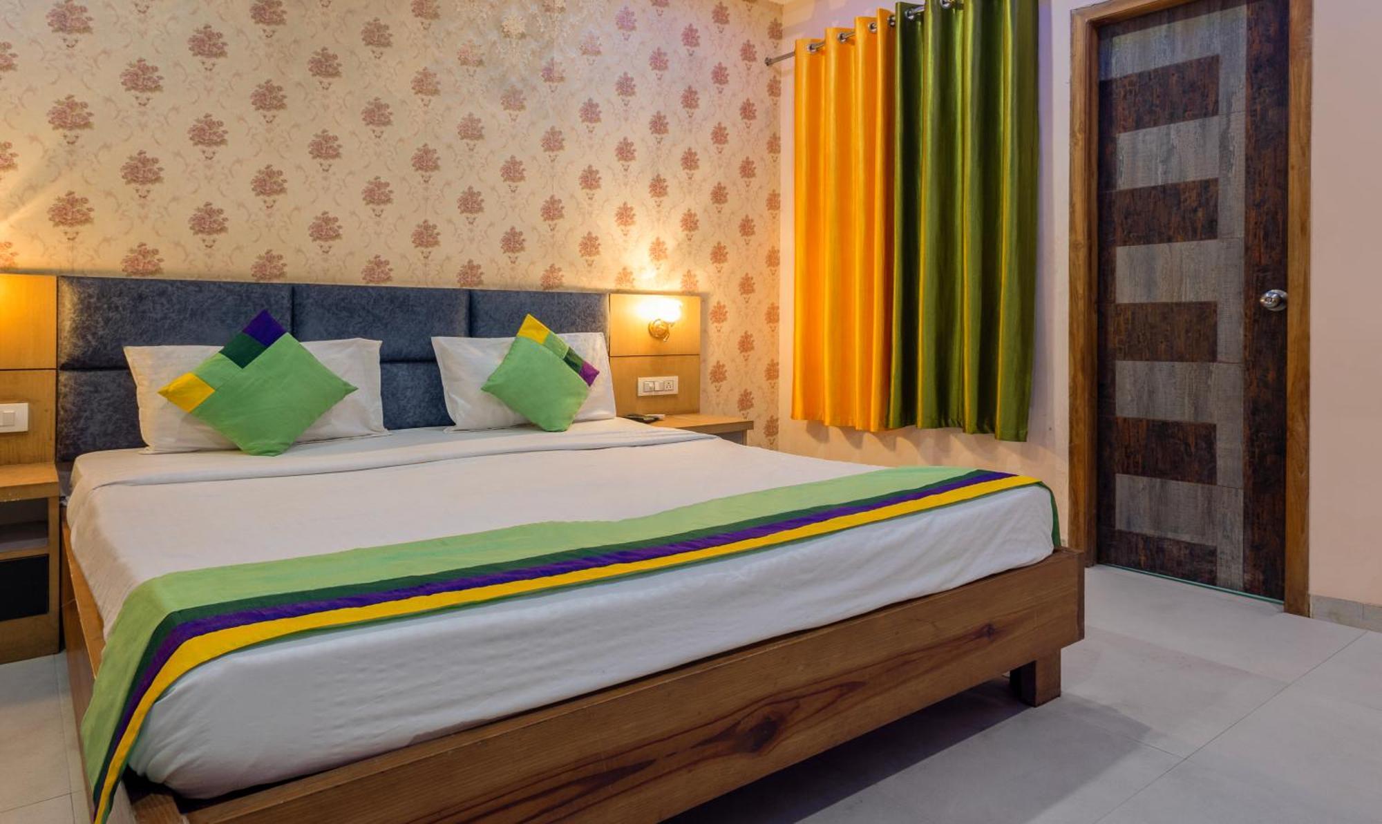 Treebo Shakuntalam, Near Lucknow Airport Hotel Екстериор снимка