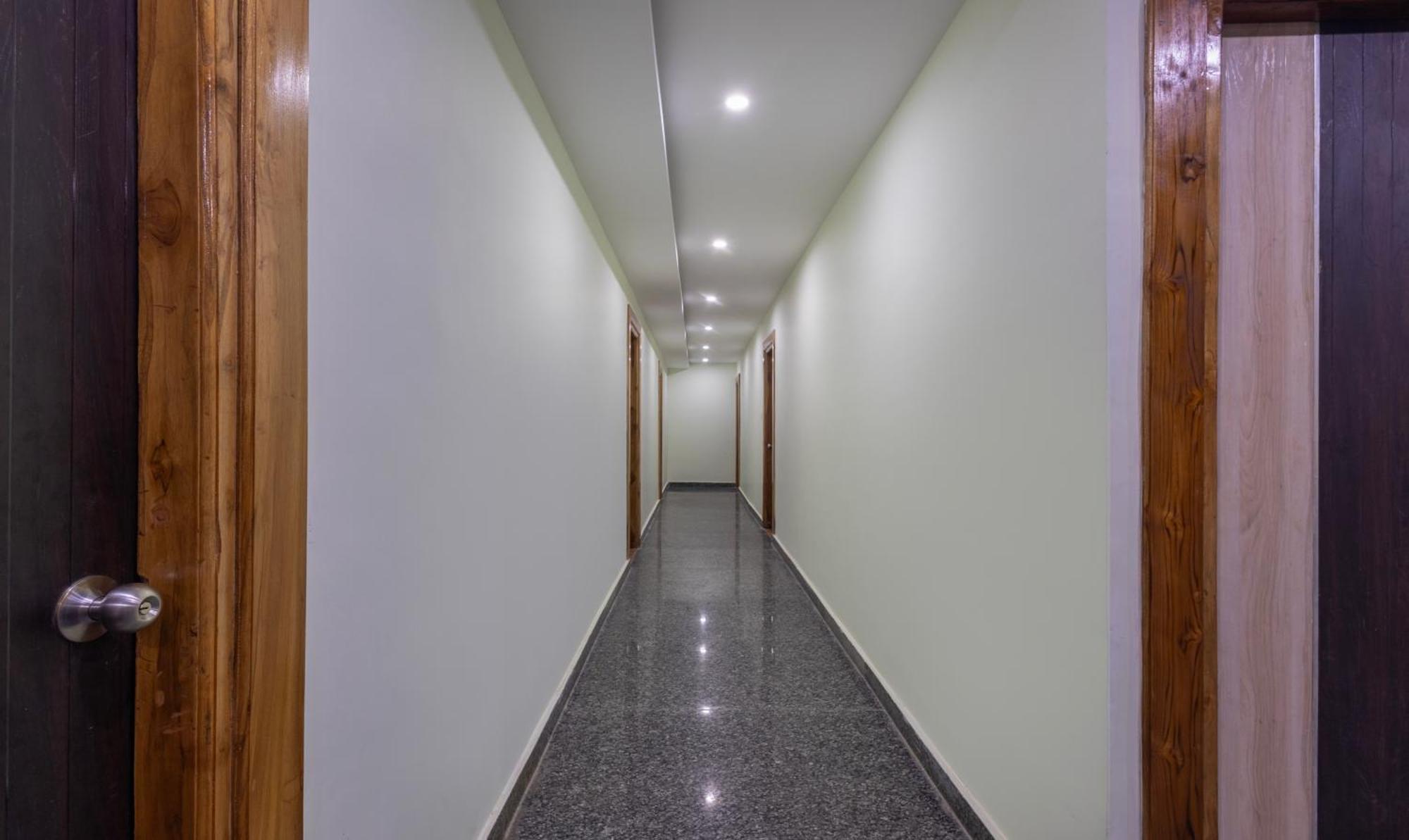 Treebo Shakuntalam, Near Lucknow Airport Hotel Екстериор снимка